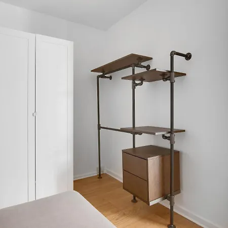 Apartment Sanders - Pleasant Four-bedroom In The Lovely Capital
