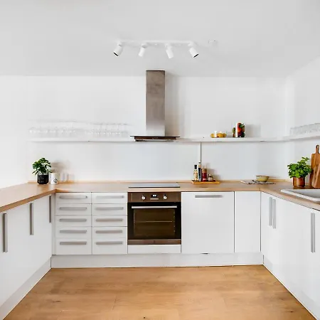 Διαμέρισμα Sanders 1- Pleasant 4-bdr In *