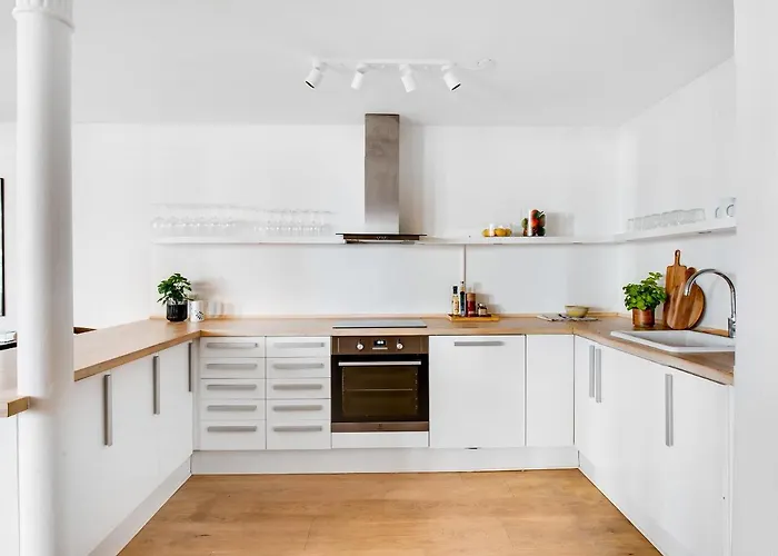 شقة 1- Pleasant 4-bdr In *