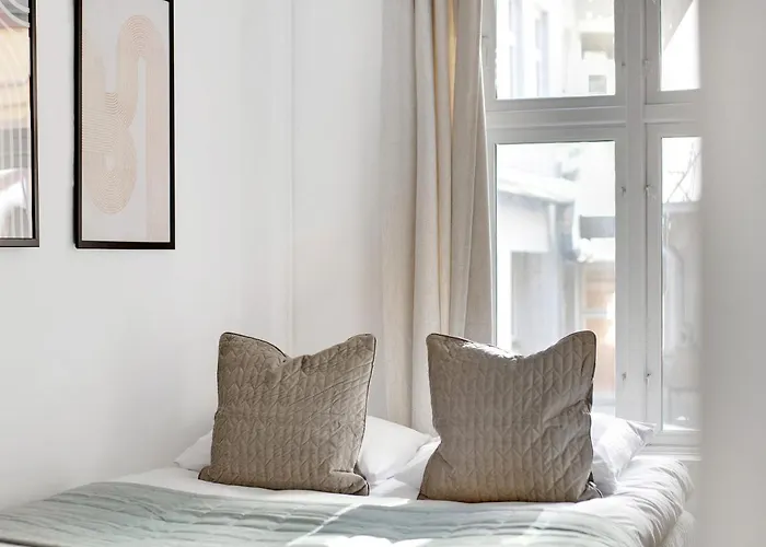 1- Pleasant 4-bdr In