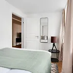 1- Pleasant 4-bdr In *
